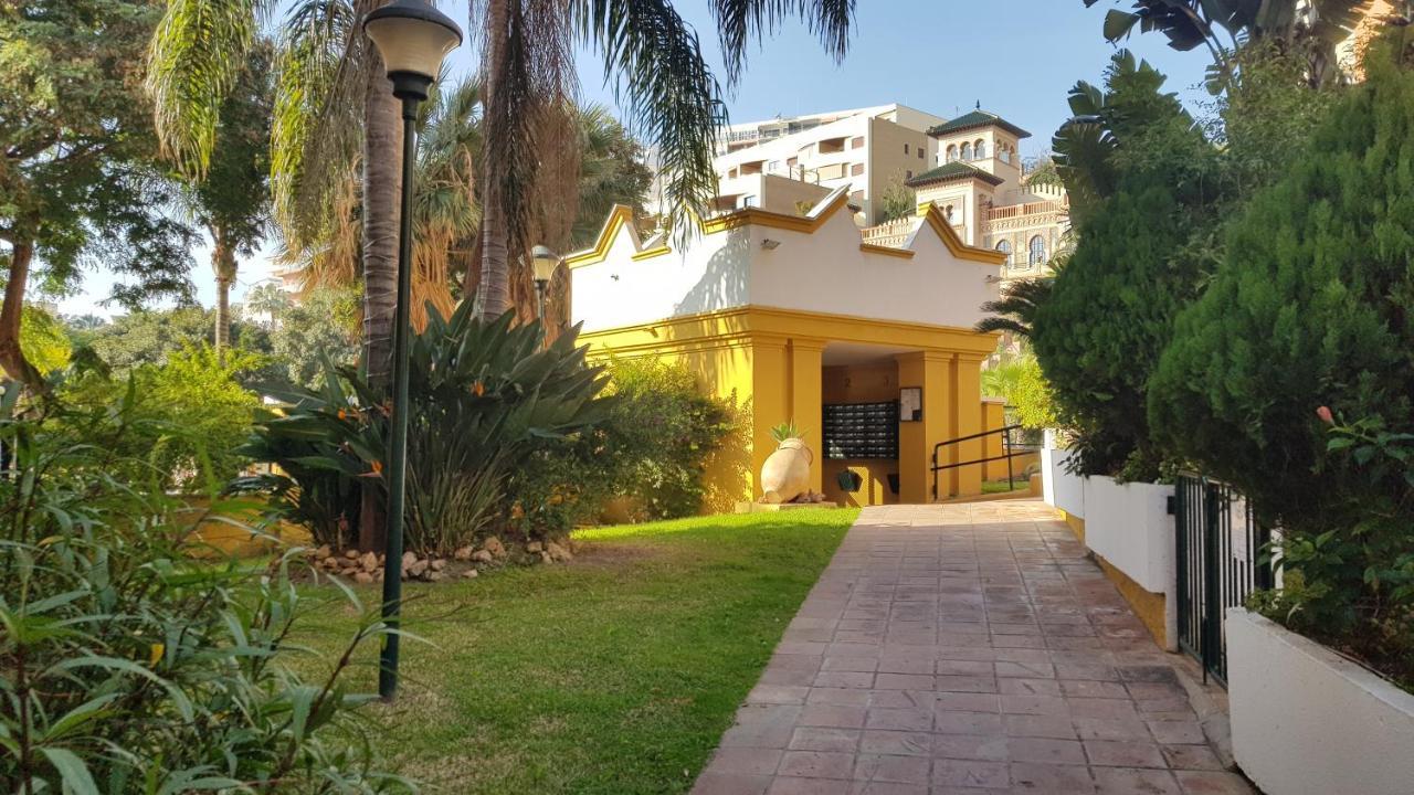Impresionante Primera Linea De Playa, Bajondillo Beach Torremolinos Exterior photo