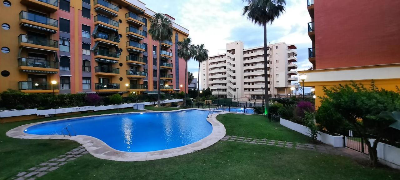 Impresionante Primera Linea De Playa, Bajondillo Beach Torremolinos Exterior photo